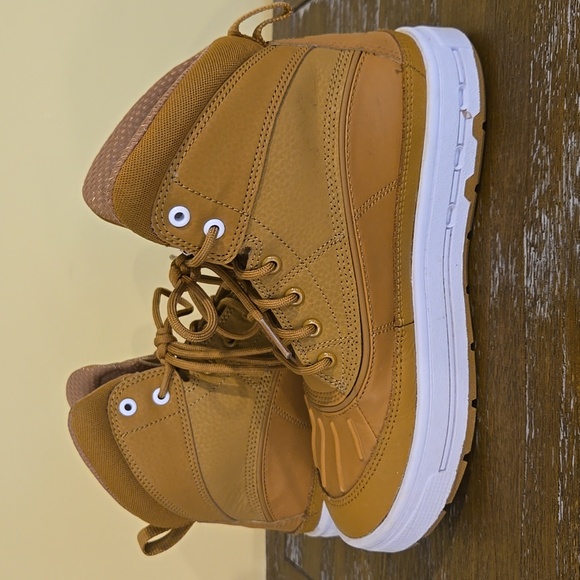 Nike Boots Size 4 - Picture 4 of 8